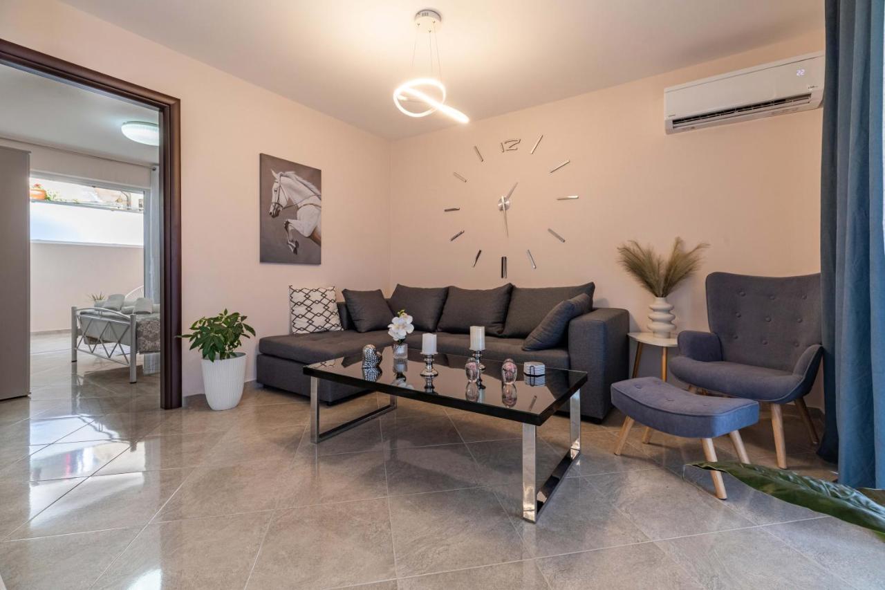 John Apartments Drepano  Luaran gambar