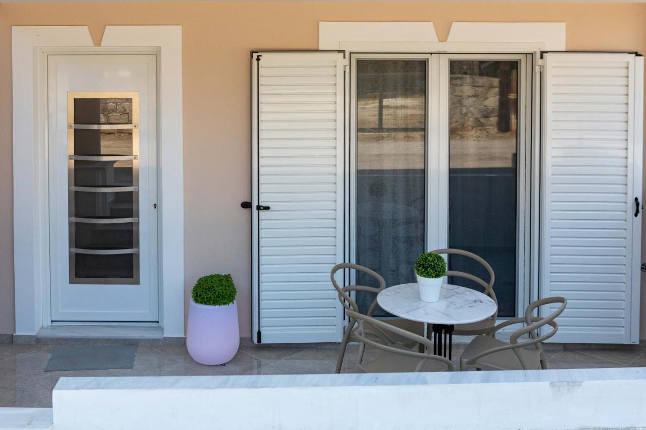 John Apartments Drepano  Luaran gambar