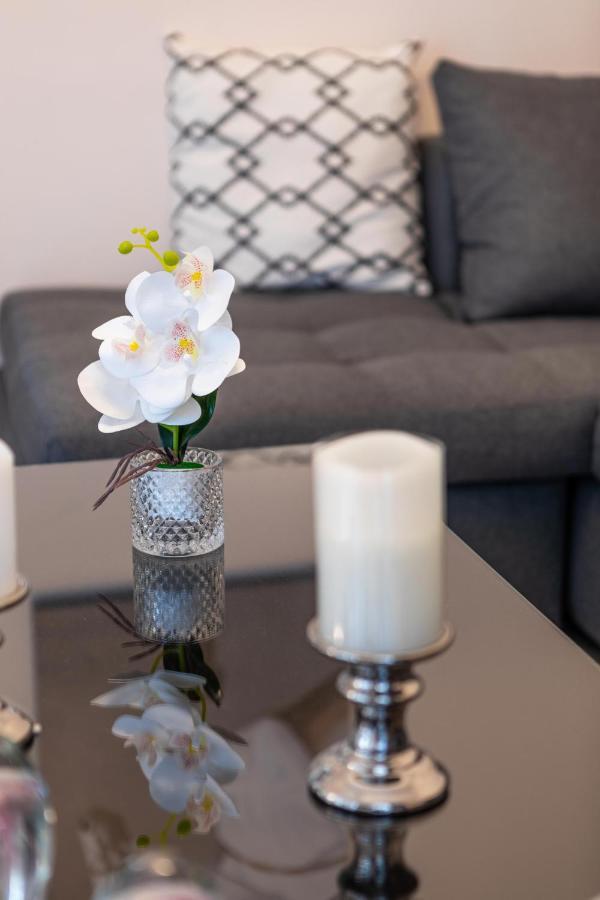 John Apartments Drepano  Luaran gambar