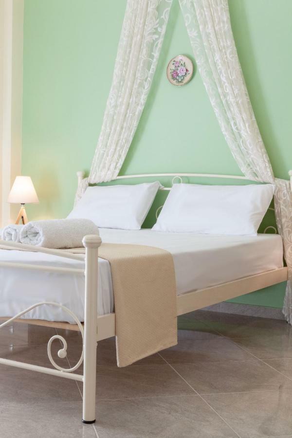 John Apartments Drepano  Luaran gambar
