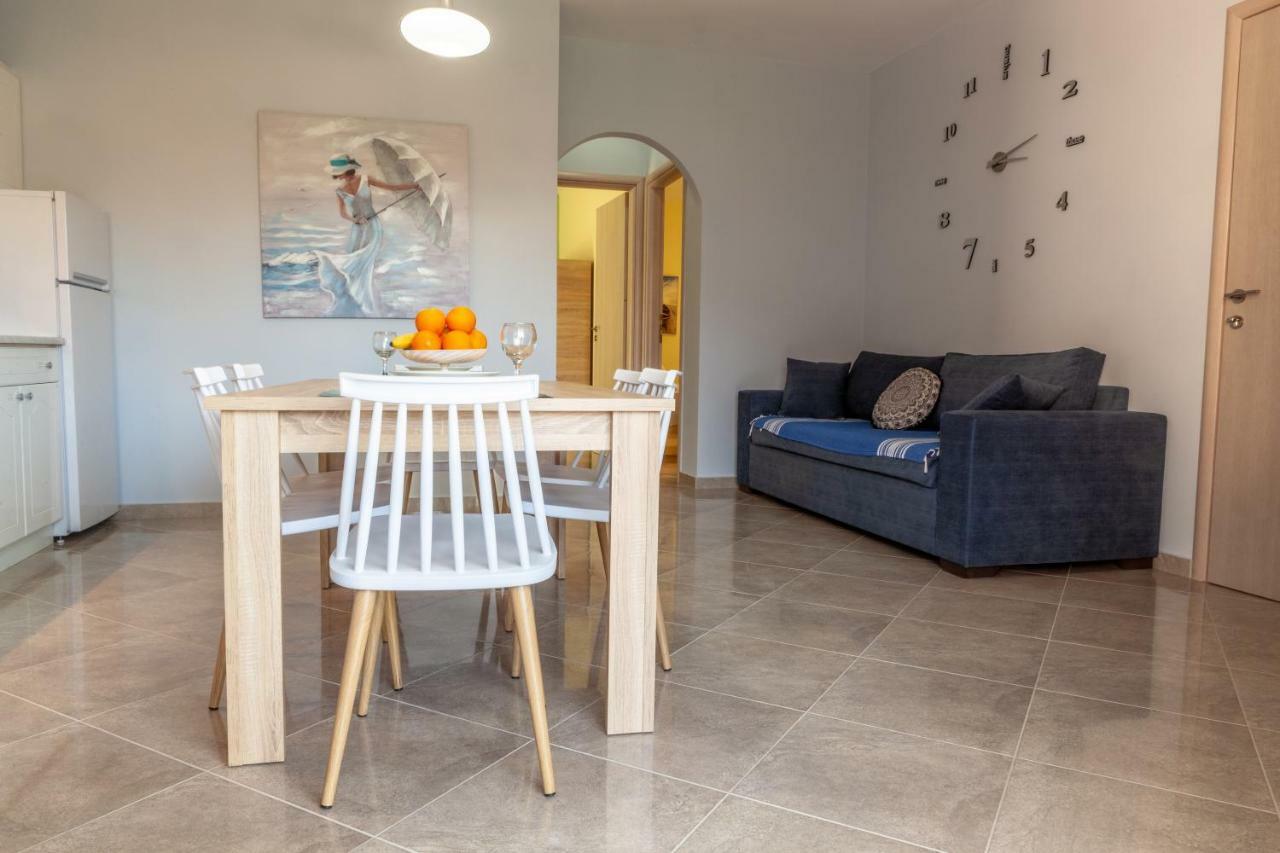 John Apartments Drepano  Luaran gambar