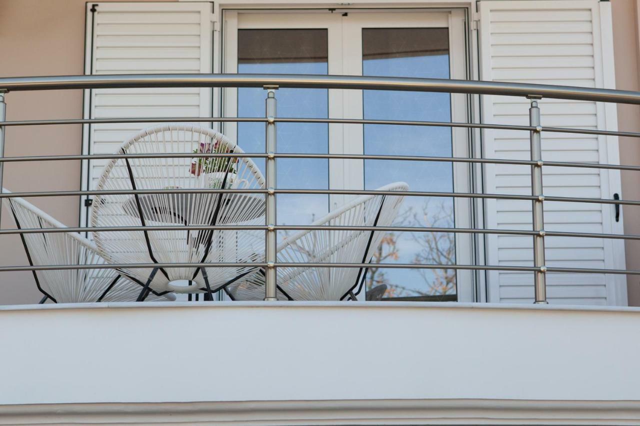John Apartments Drepano  Luaran gambar