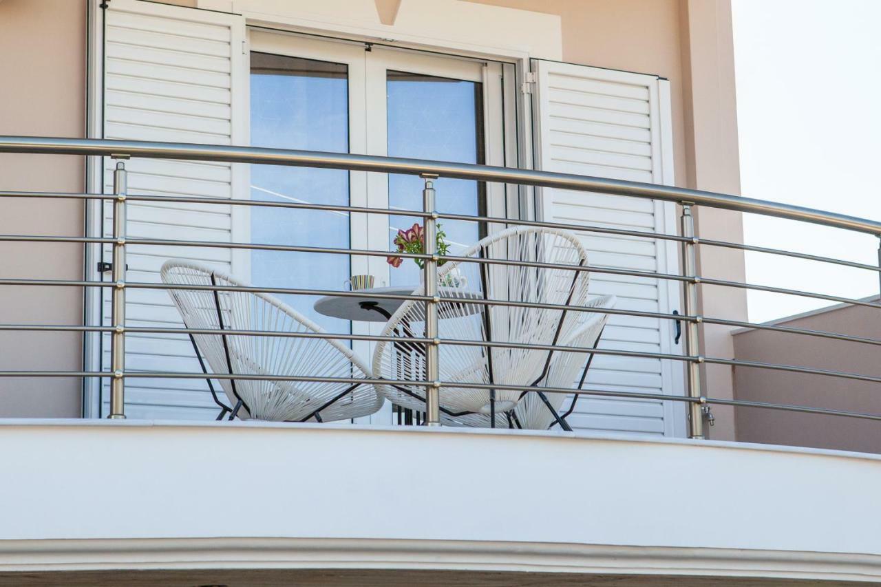 John Apartments Drepano  Luaran gambar