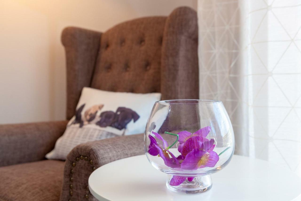 John Apartments Drepano  Luaran gambar