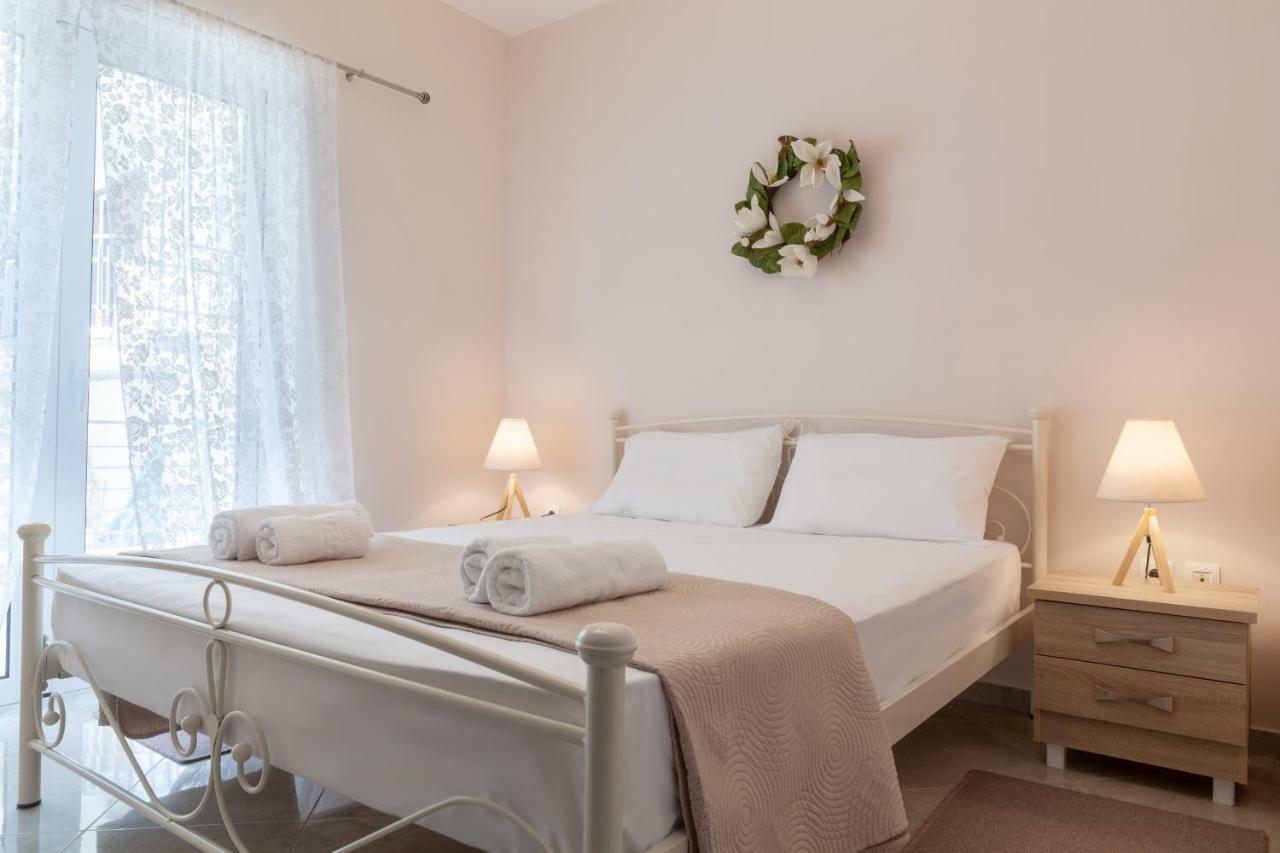 John Apartments Drepano  Luaran gambar